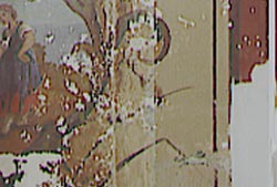 Angetroffener Zustand mit zahlreichen Ausbrüchen in der Malschicht.